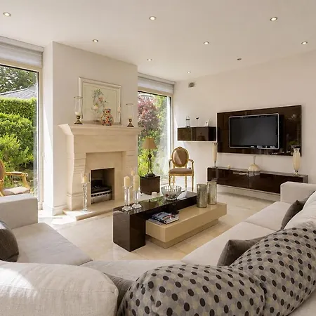 Stylish 3br Wiz Private Garden & Parking Dublin