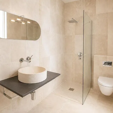 Stylish 3br Wiz Private Garden & Parking *