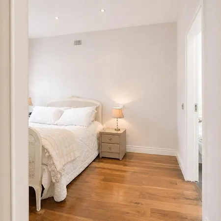 Stylish 3br Wiz Private Garden & Parking * Dublin